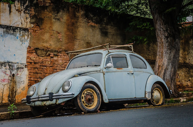 Шкода завдана падінням дерева на авто Marcelo Marques LHl5w8zPXSY Unsplash